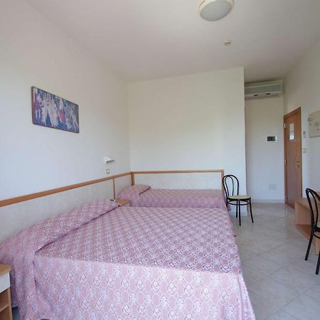 Hotel Calipso Llido Degli Estensi Exteriör bild