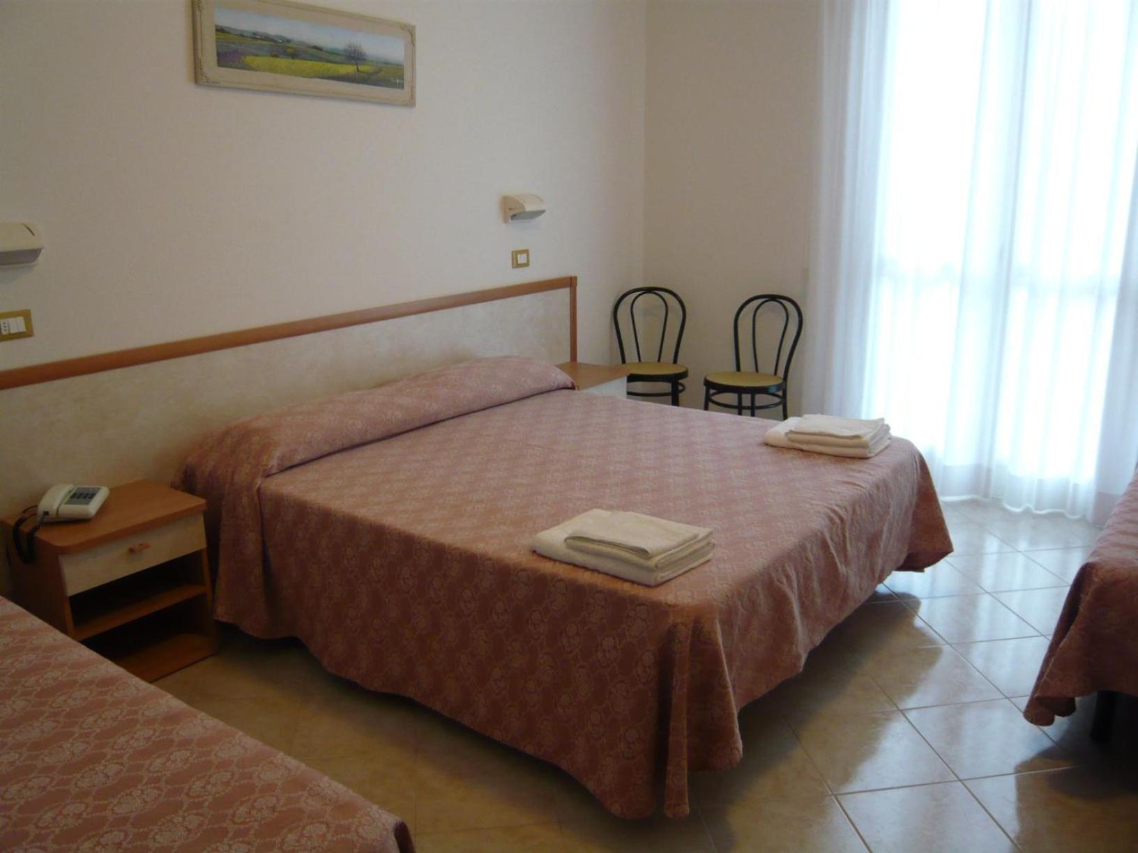 Hotel Calipso Llido Degli Estensi Exteriör bild