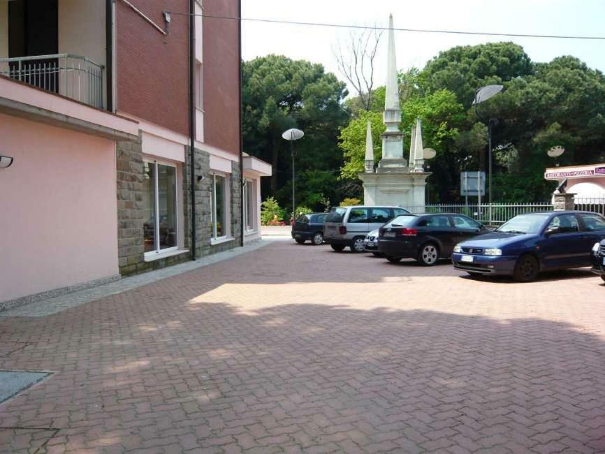Hotel Calipso Llido Degli Estensi Exteriör bild