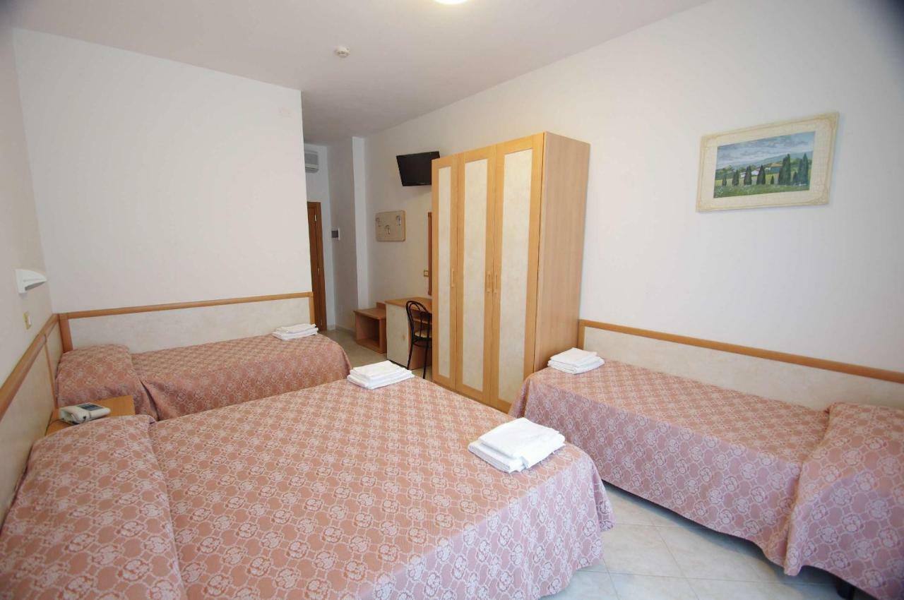 Hotel Calipso Llido Degli Estensi Exteriör bild