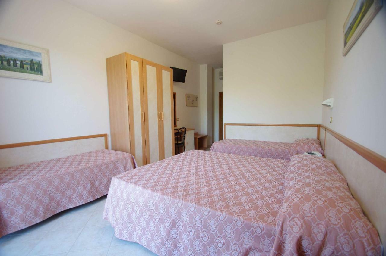 Hotel Calipso Llido Degli Estensi Exteriör bild